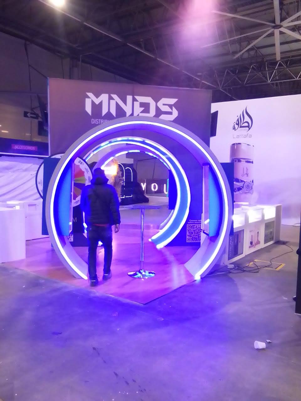 Portal LED circular en stand de feria